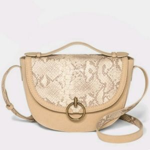 Saddle handbag with Ring